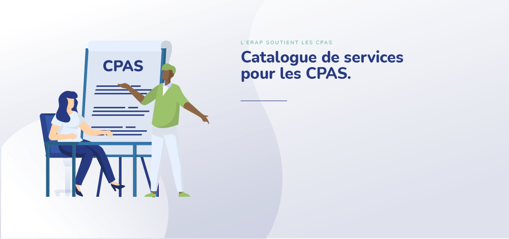 Une salle de cours où une personne présente le catalogue de service pour les CPAS